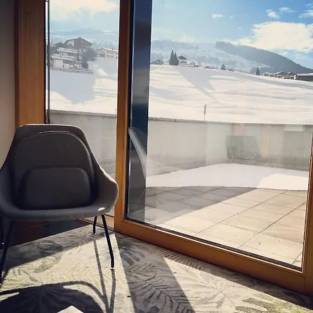 3 Bedroom In Front Of *