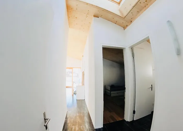 3 Bedroom In Front Of *