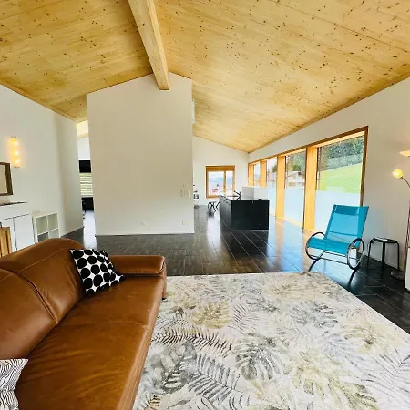 3 Bedroom In Front Of Apartment *
